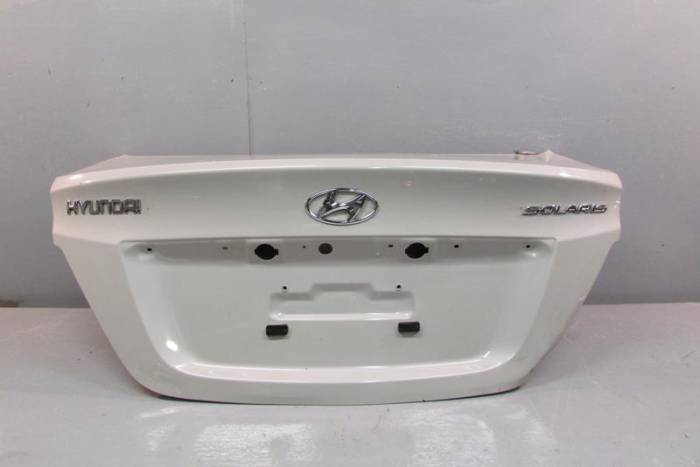 Tapa del maletero 692001R130 Hyundai/Kia