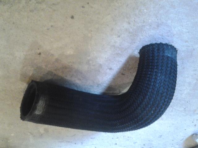 2826427800 Hyundai/Kia tubo flexible de aire de sobrealimentación izquierdo