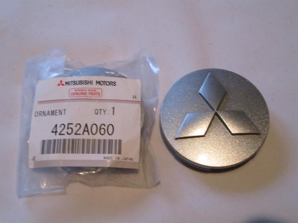 Tapacubos de ruedas 4252A060 Mitsubishi