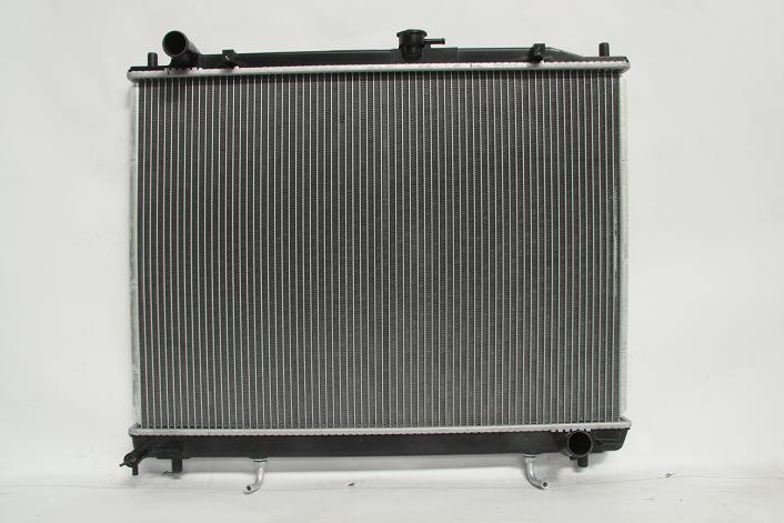 Radiador refrigeración del motor MN135949 Mitsubishi