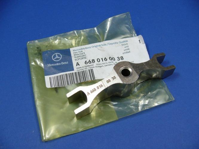 6680160038 Mercedes soporte, inyector