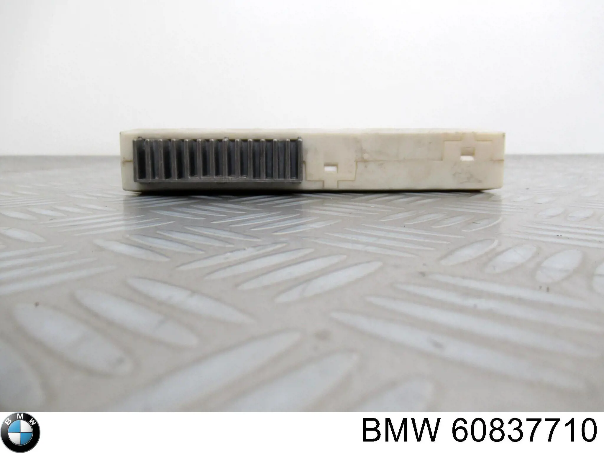 60837710 BMW 