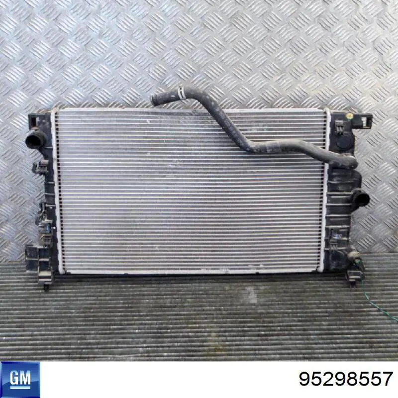 95298557 General Motors radiador refrigeración del motor