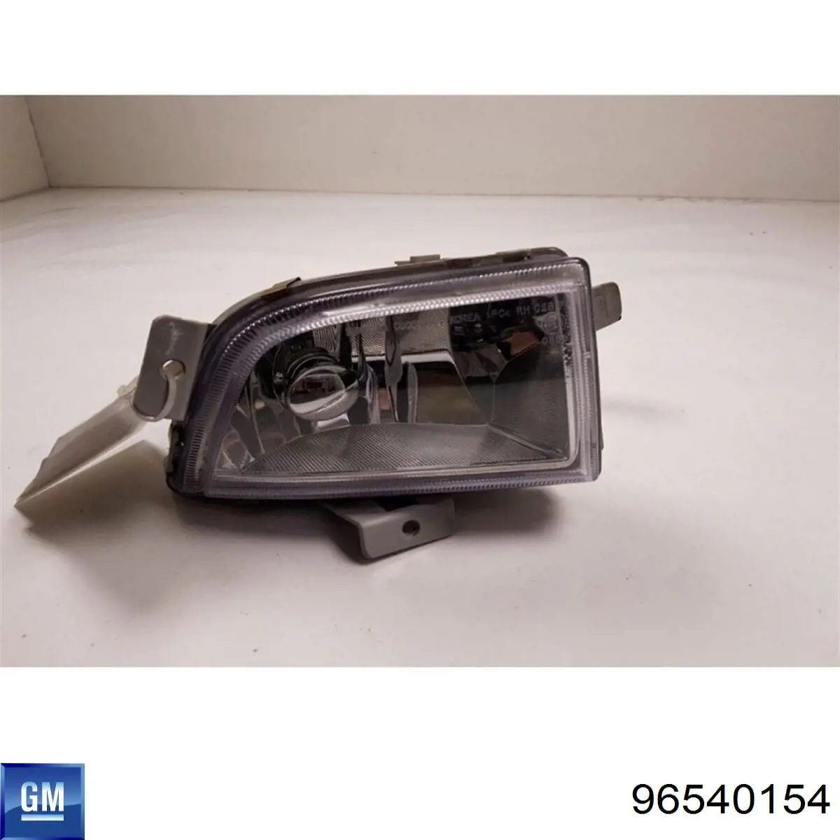 96540154 General Motors faro antiniebla derecho