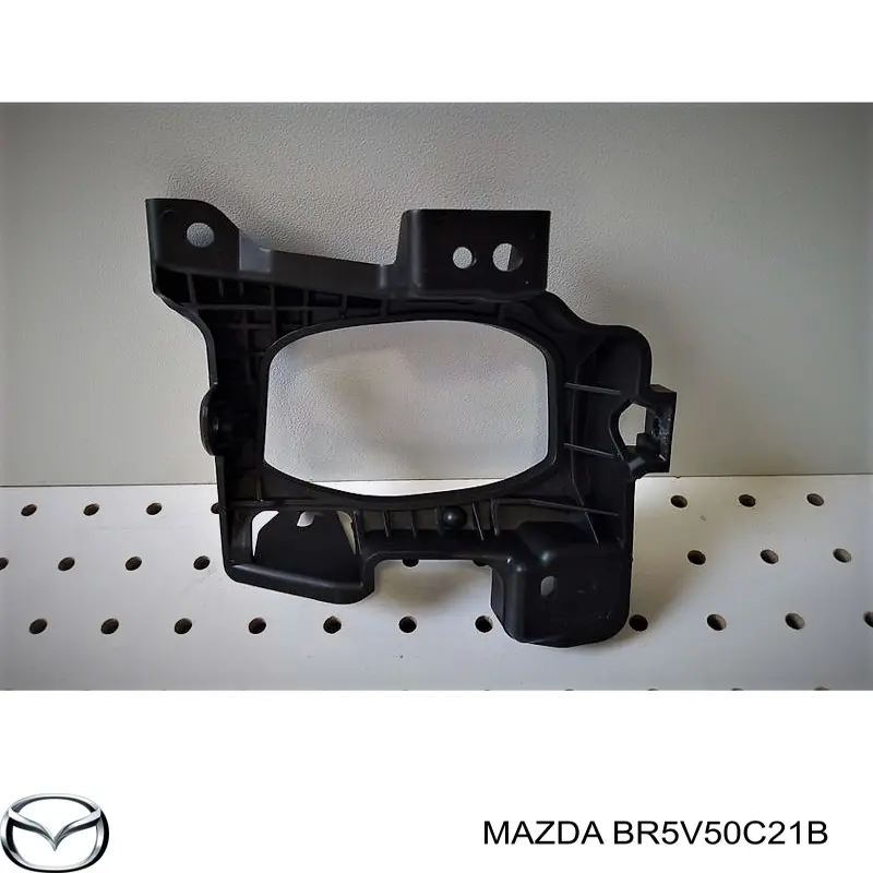 BR5V50C21B Mazda rejilla de antinieblas delantera izquierda