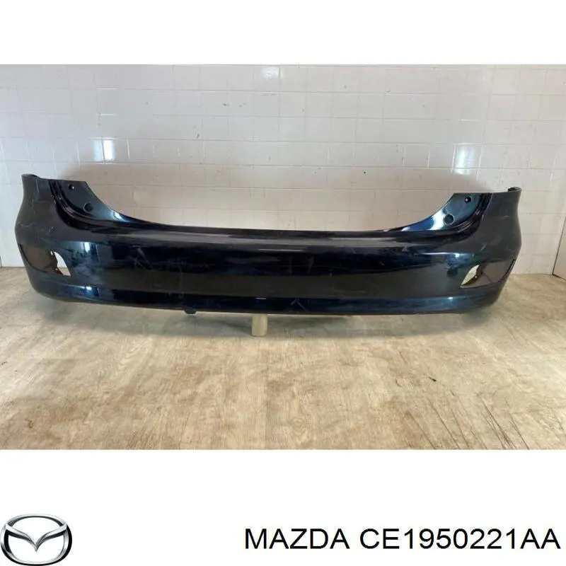 CE1950221AA Mazda parachoques trasero