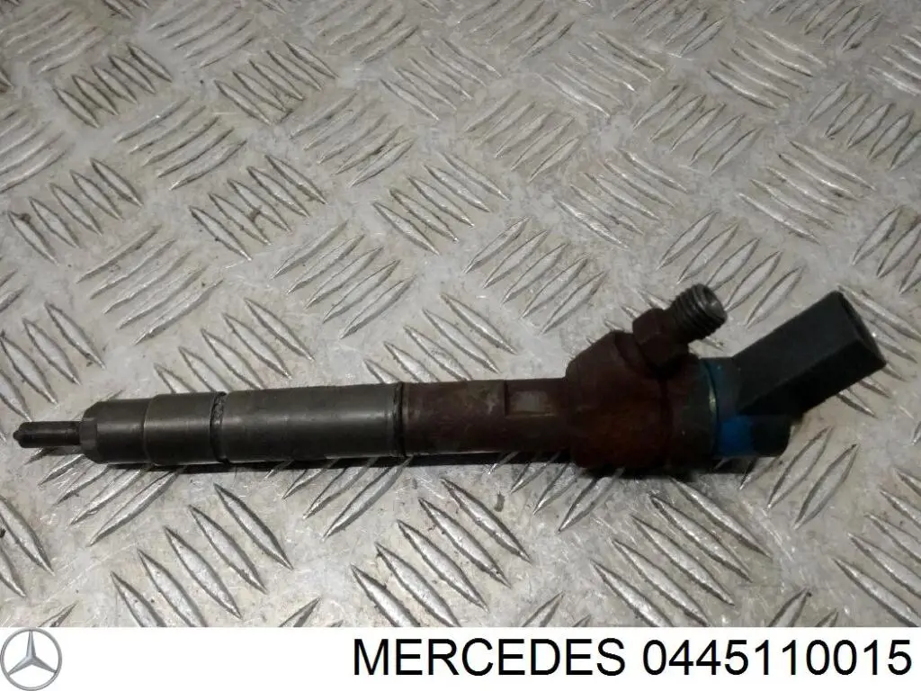 0445110015 Mercedes inyector de combustible