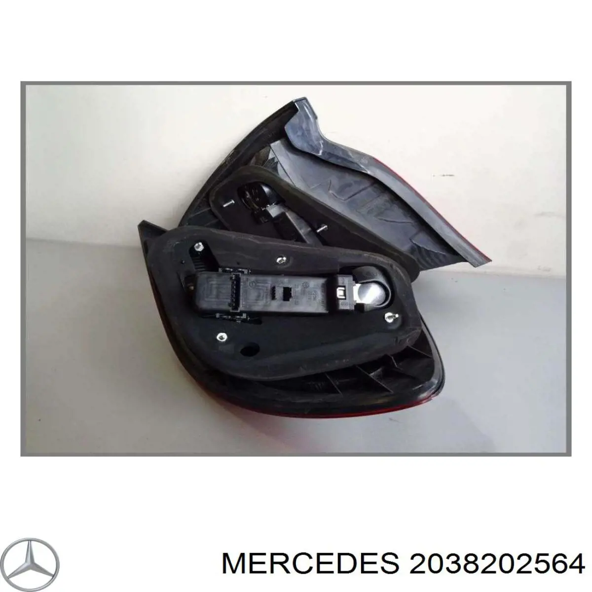 2038202564 Mercedes 