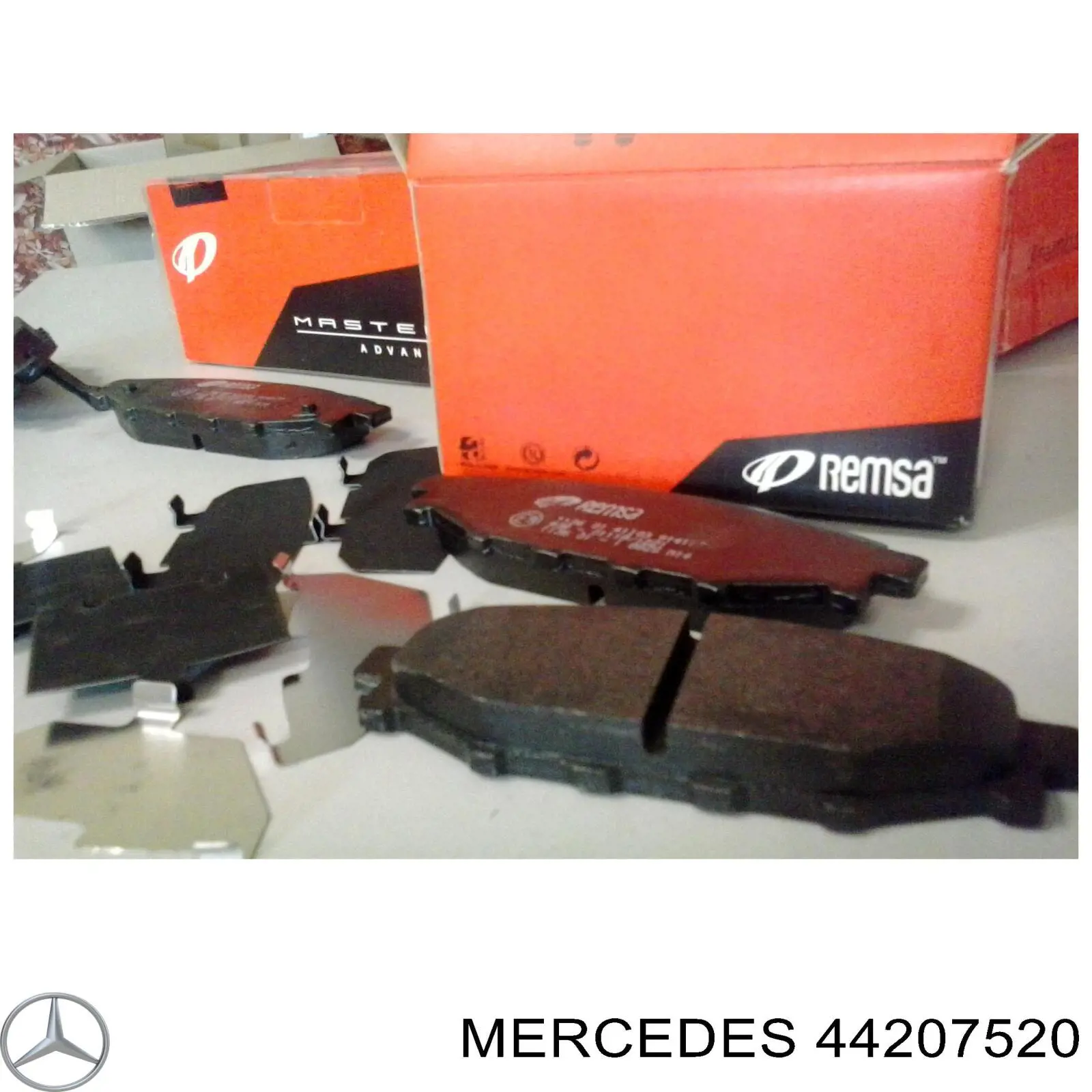 44207520 Mercedes pastillas de freno delanteras