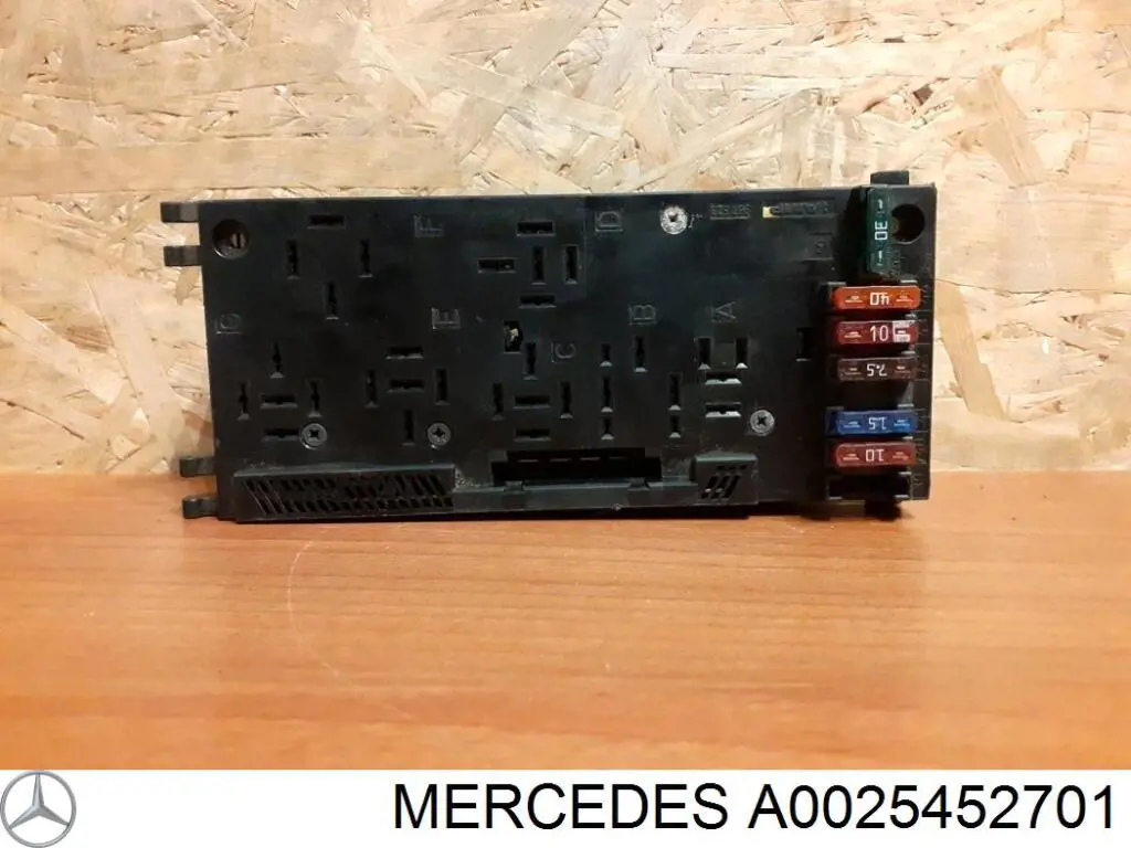 A0025452701 Mercedes caja de fusibles