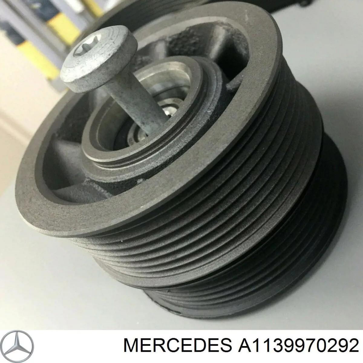 A1139970292 Mercedes correa trapezoidal