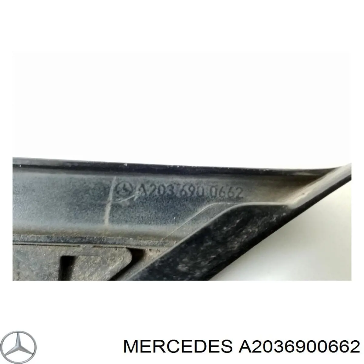  Moldura de guardabarro trasero derecho para Mercedes C W203