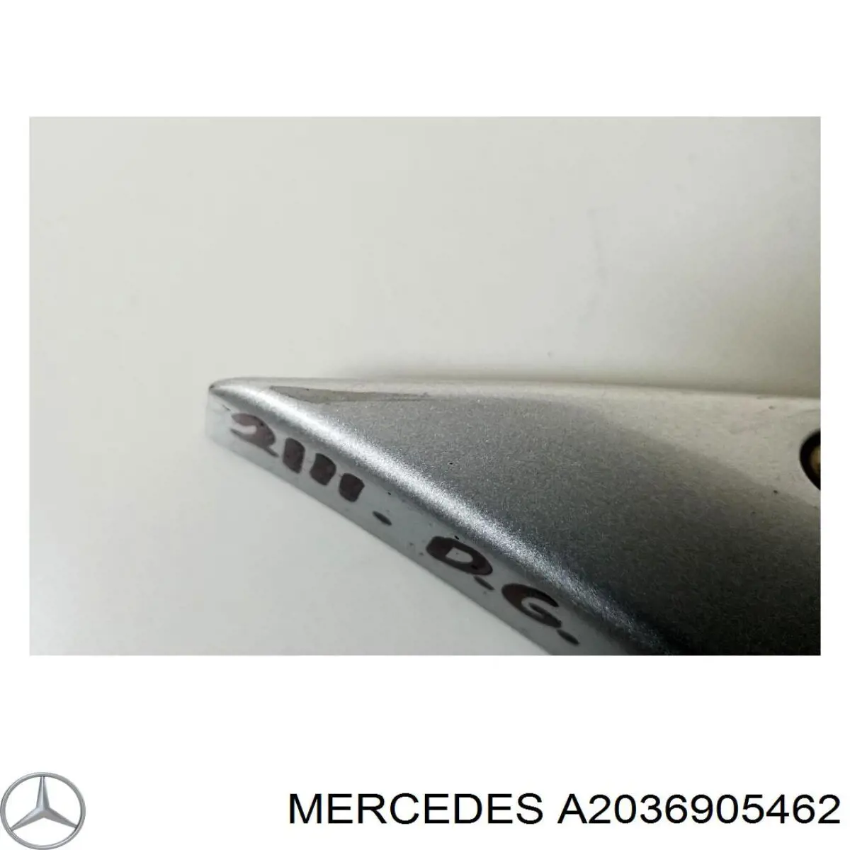 A2036905462 Mercedes moldura de guardabarro trasero derecho