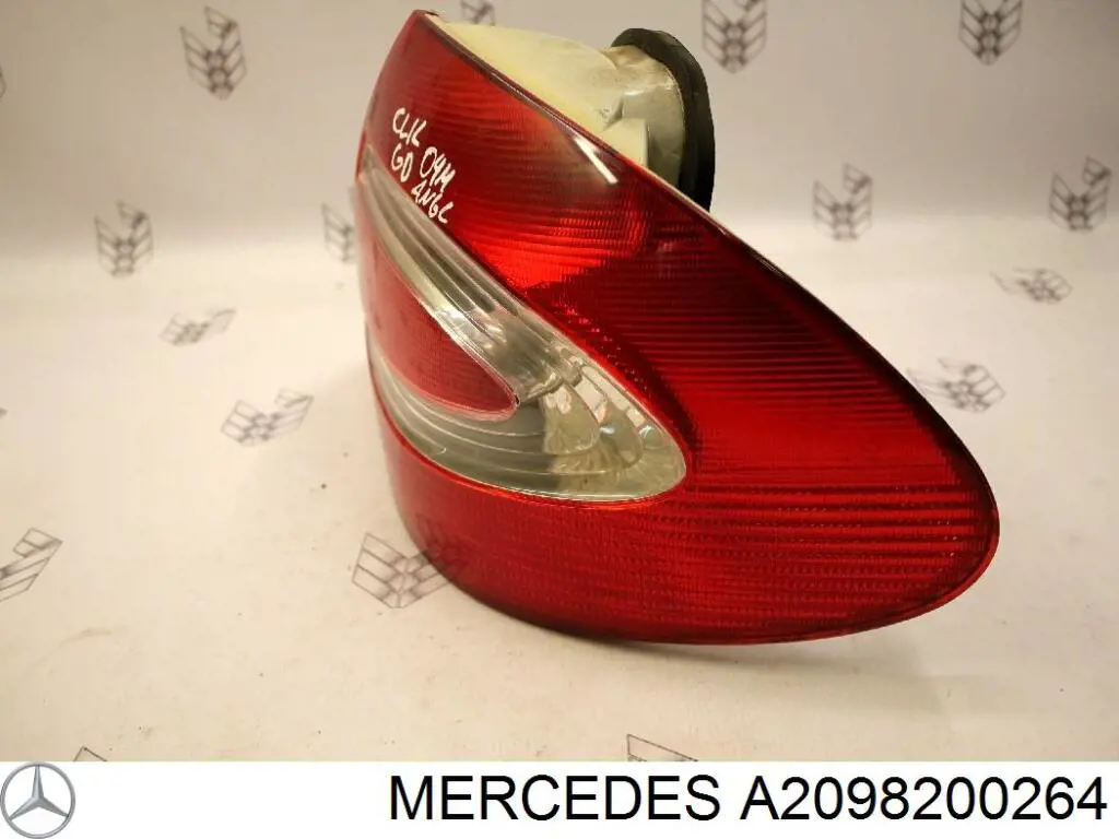 A2098200264 Mercedes piloto posterior derecho