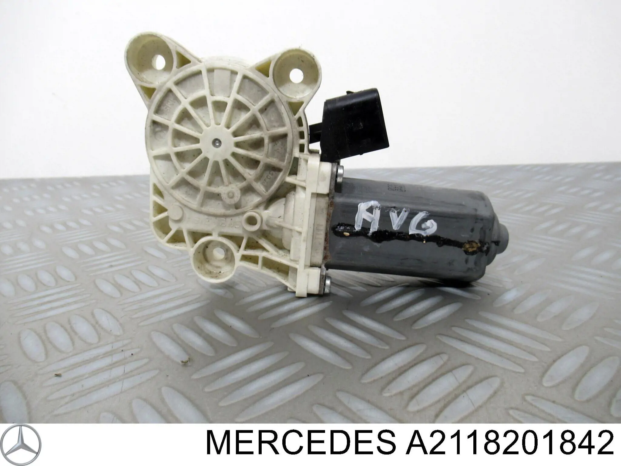  Motor eléctrico, elevalunas, puerta delantera derecha para Mercedes C S203