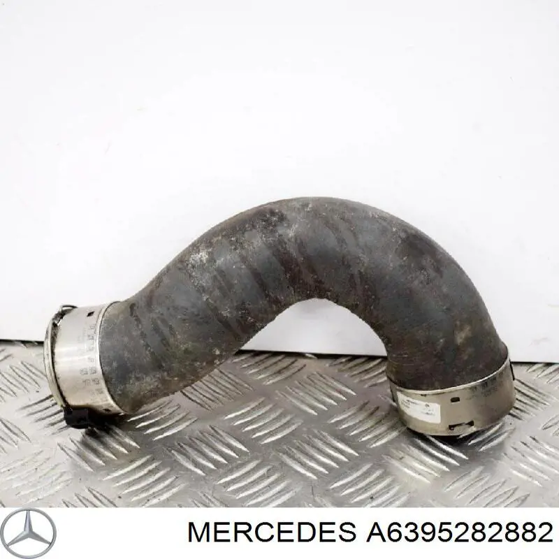 A6395282882 Mercedes tubo flexible de aire de sobrealimentación derecho