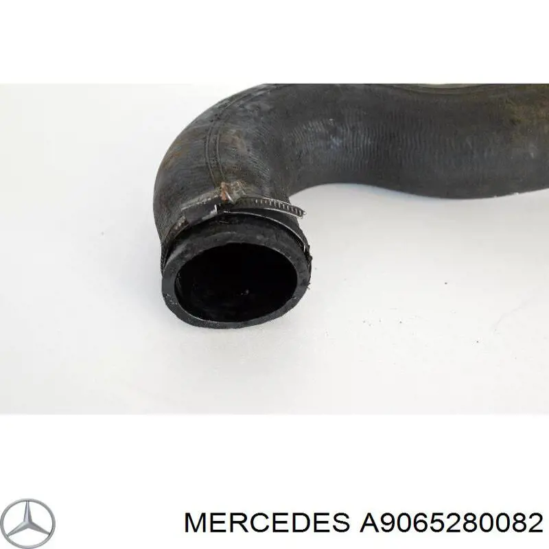 A9065280082 Mercedes tubo flexible de aire de sobrealimentación derecho