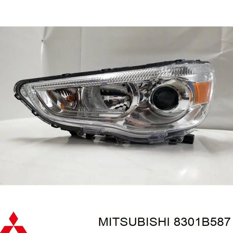 8301B587 Mitsubishi faro izquierdo