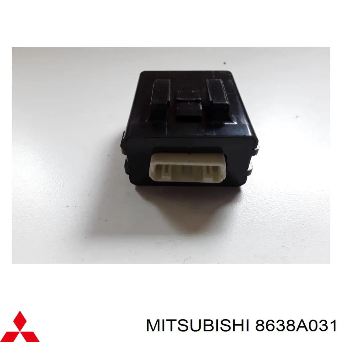 8638A031 Mitsubishi 