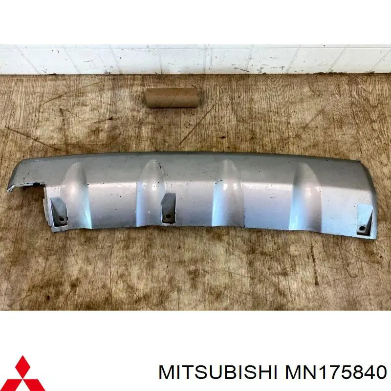  Listón embellecedor/protector, parachoques trasero para Mitsubishi Outlander 1 