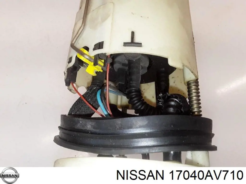  Bomba de combustible eléctrica sumergible para Nissan Primera P12