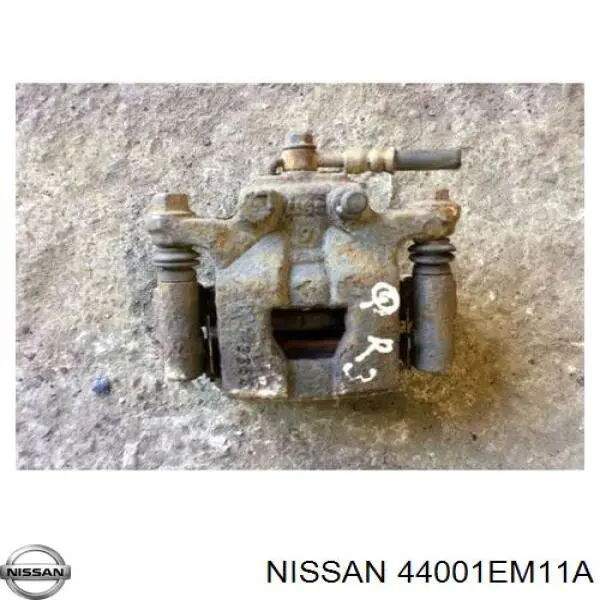 44001EM11A Nissan pinza de freno trasero derecho