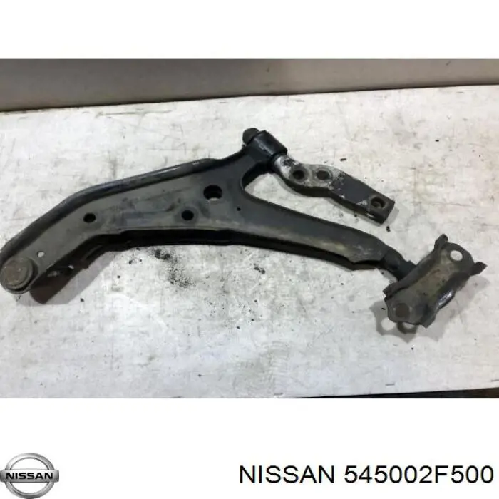 545002F500 Nissan barra oscilante, suspensión de ruedas delantera, inferior derecha