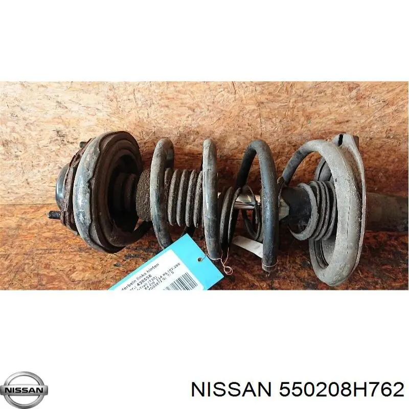 550208H762 Nissan muelle de suspensión eje trasero