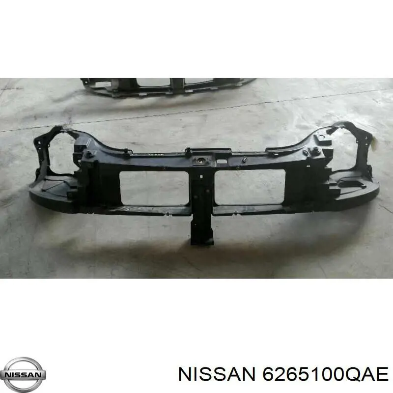 6265100QAE Nissan parachoques delantero