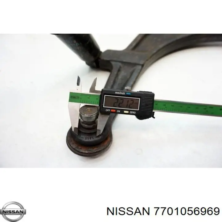 7701056969 Nissan rótula de suspensión inferior