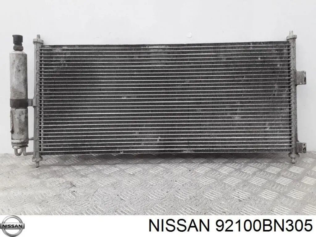 92100BN305 Nissan condensador aire acondicionado