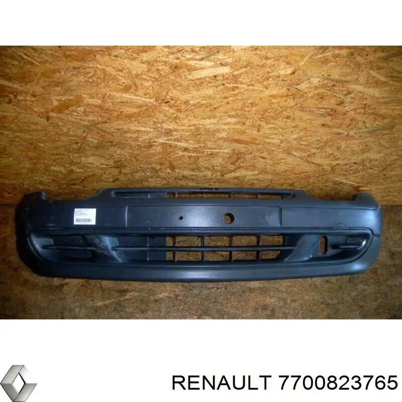 7700823765 Renault (RVI) parachoques delantero