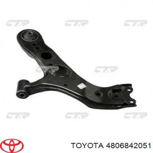 4806842051 Toyota barra oscilante, suspensión de ruedas delantera, inferior derecha