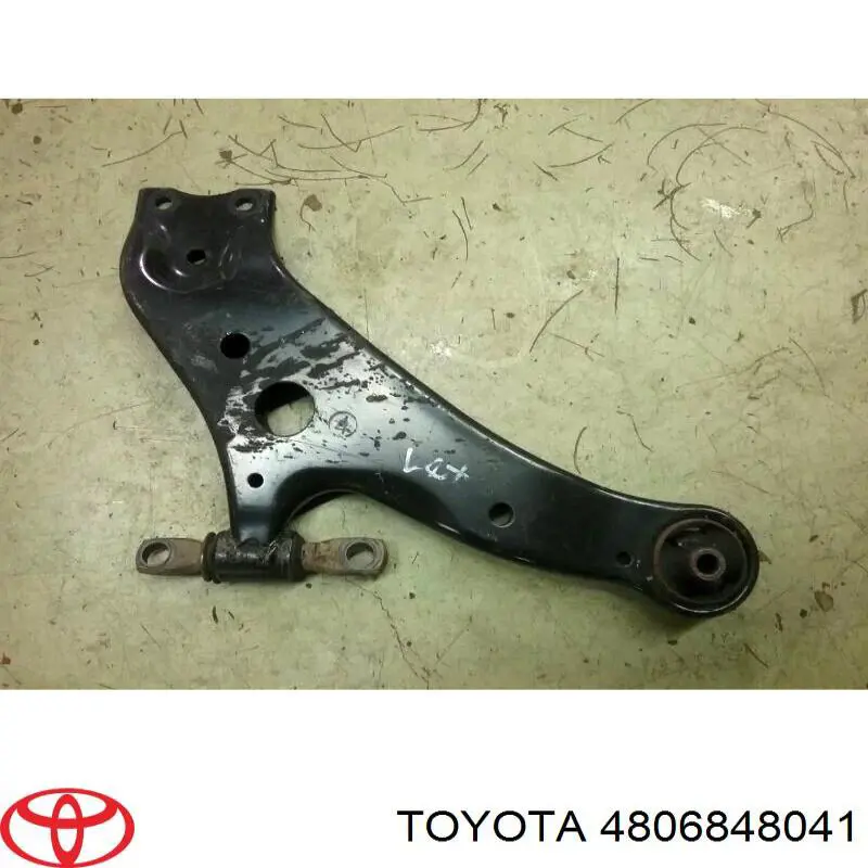 4806848041 Toyota barra oscilante, suspensión de ruedas delantera, inferior derecha