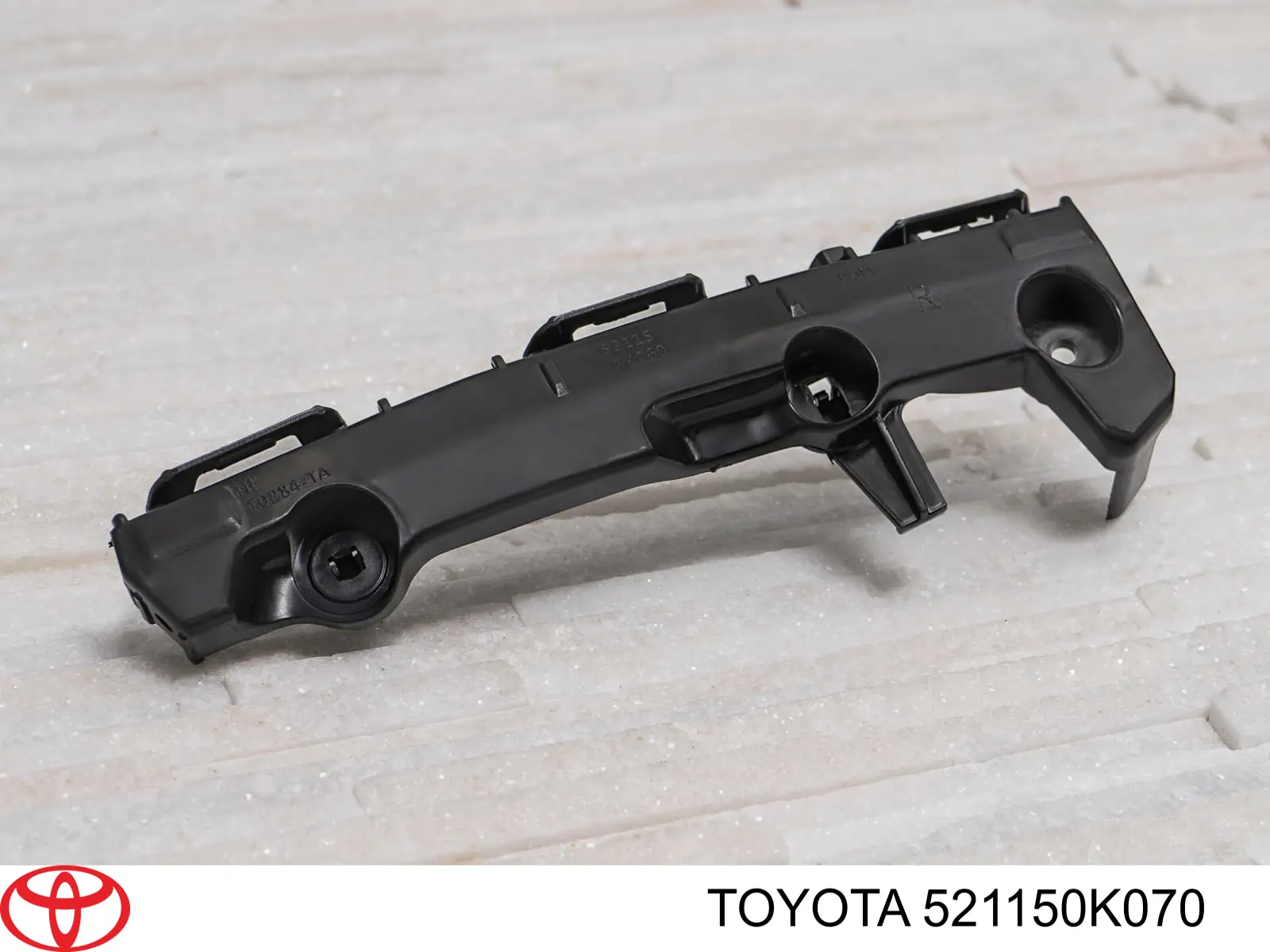 521150K070 Toyota soporte deparachoques delantero derecho