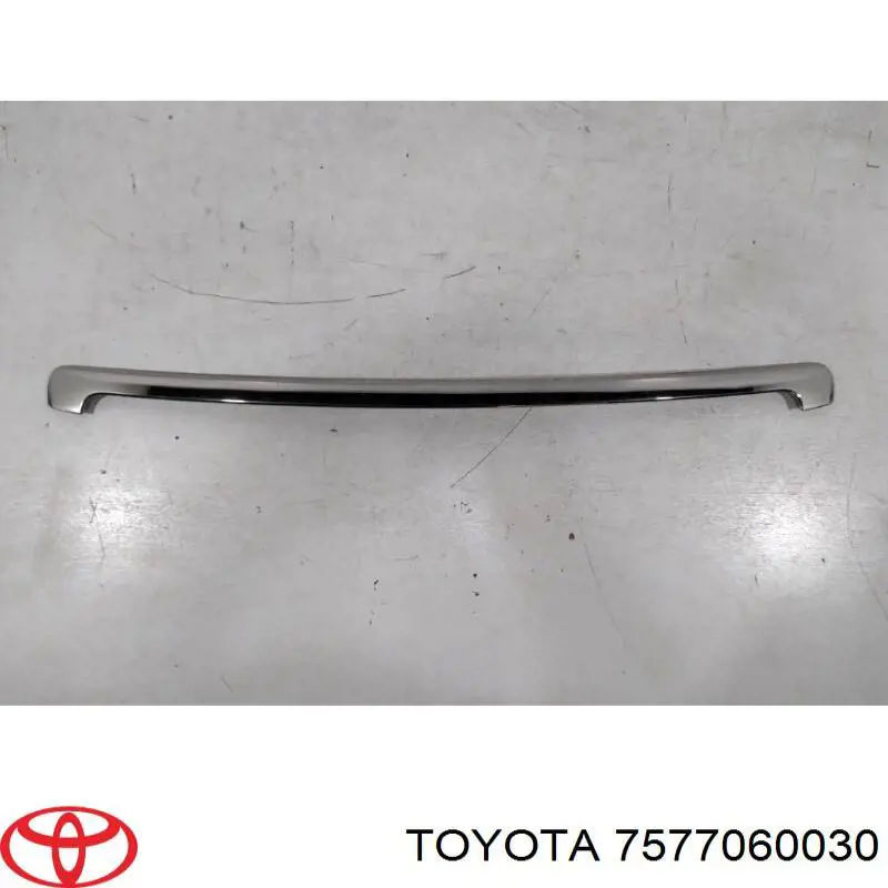 7577060030 Toyota moldura de capó