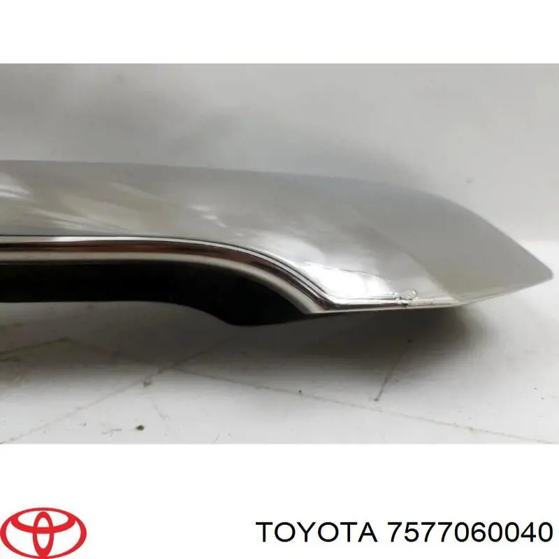 7577060040 Toyota moldura de capó