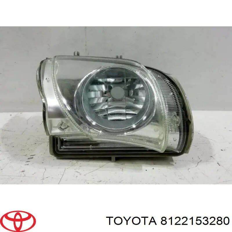 8122153280 Toyota faro antiniebla izquierdo