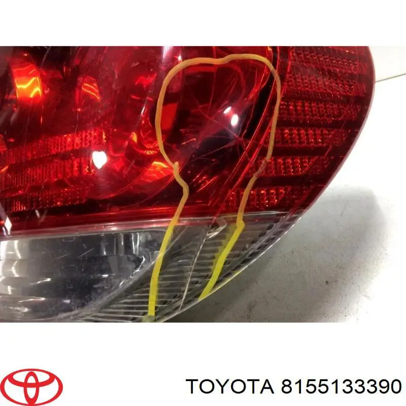 815518Y004 Toyota piloto posterior derecho