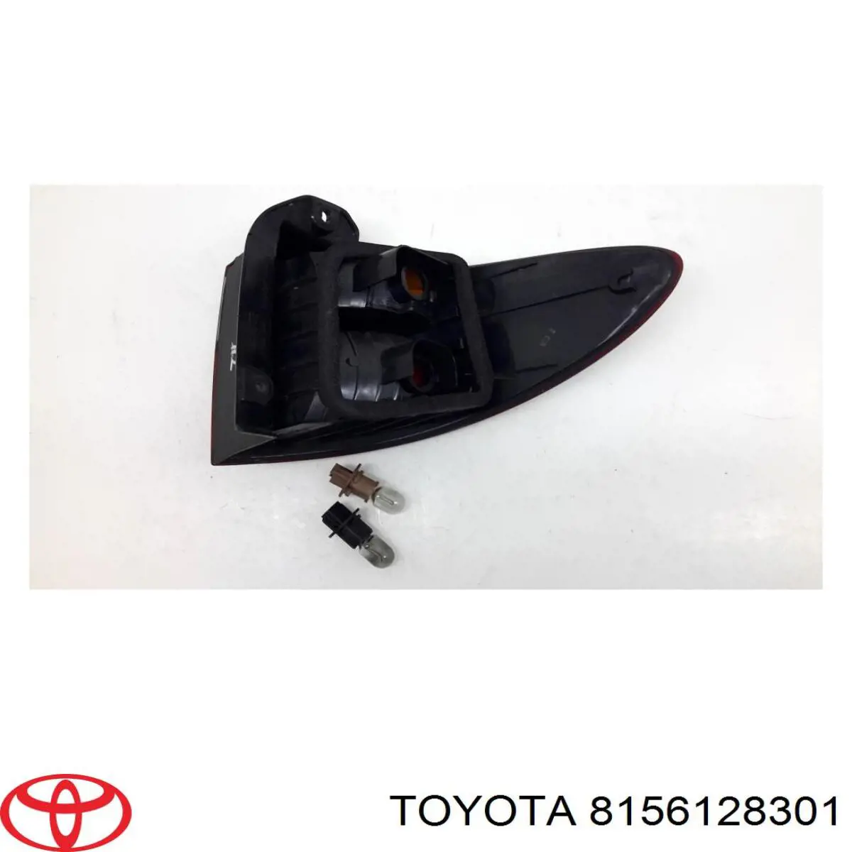 8156128301 Toyota piloto posterior exterior izquierdo