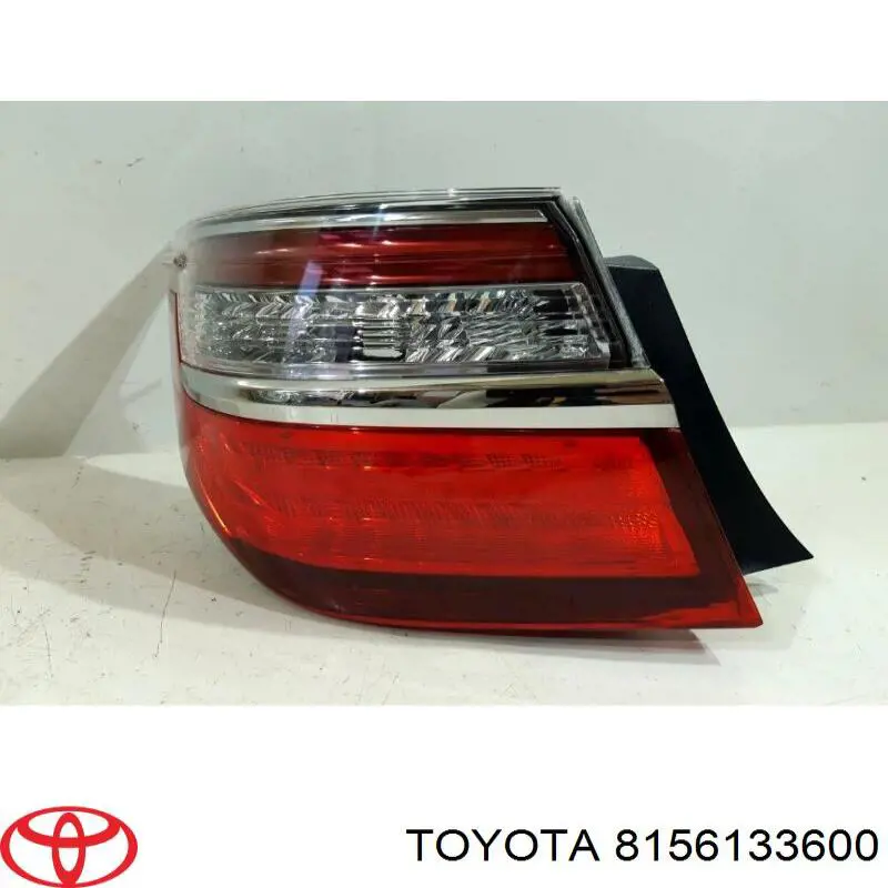 8156133600 Toyota piloto posterior exterior izquierdo