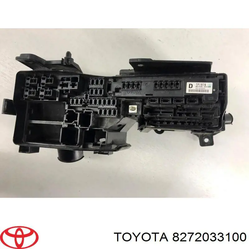 8272033100 Toyota caja de fusibles