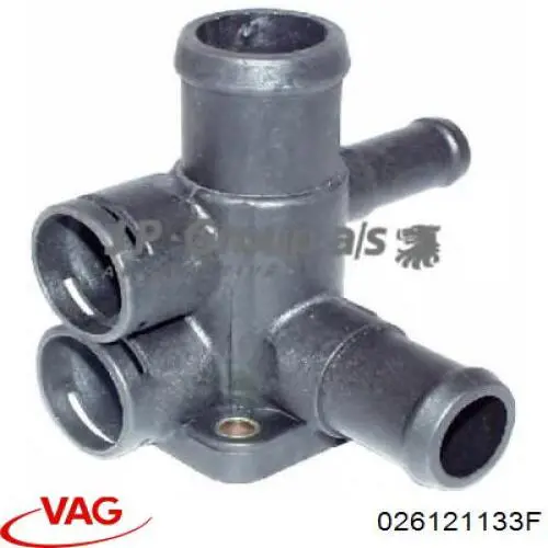 026121133F VAG brida del sistema de refrigeración (triple)