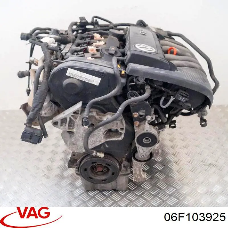 06F103925 VAG cubierta de motor decorativa