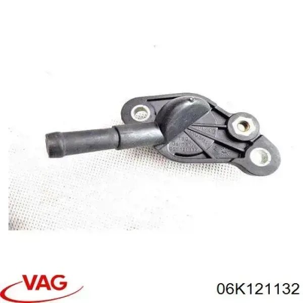 06K121132 VAG brida del sistema de refrigeración (triple)