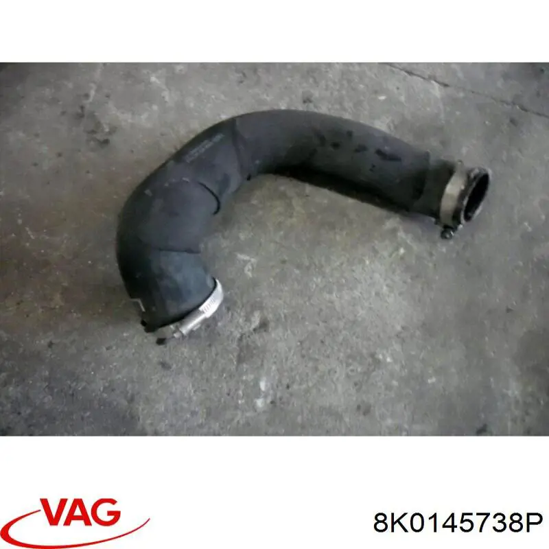 8K0145738P VAG tubo flexible de aire de sobrealimentación derecho