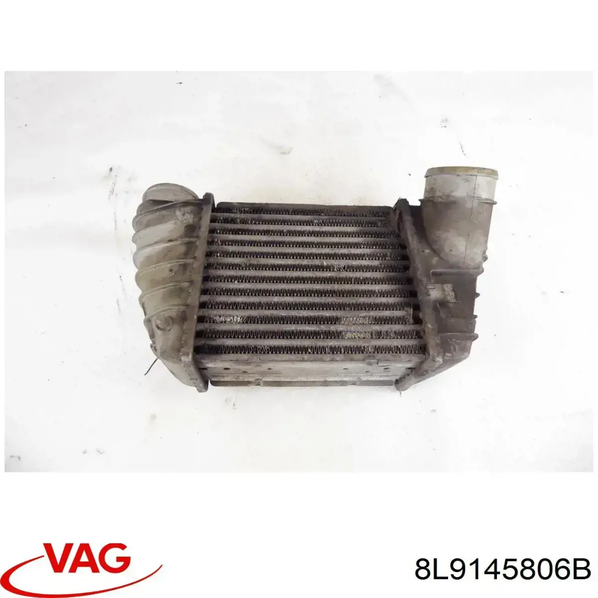 8L9145806B VAG radiador de aire de admisión