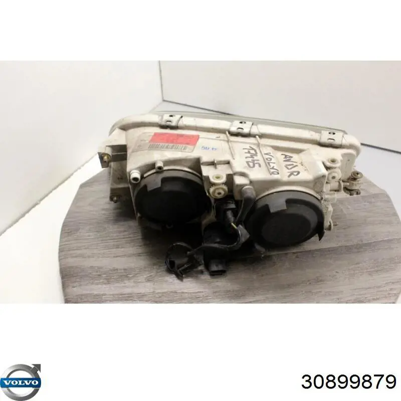 30678900 Volvo faro derecho