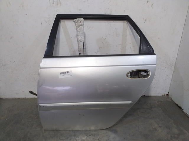 Puerta trasera izquierda 6700405070 Toyota