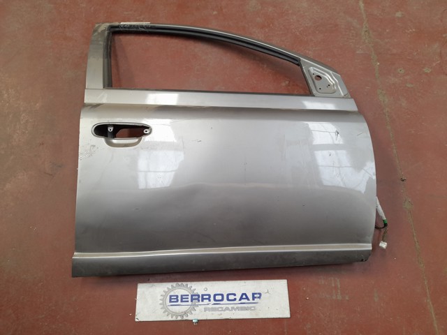 Puerta delantera derecha 671110D020 Toyota